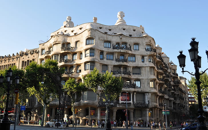 Casa mila barcelona Casa mila barcelona